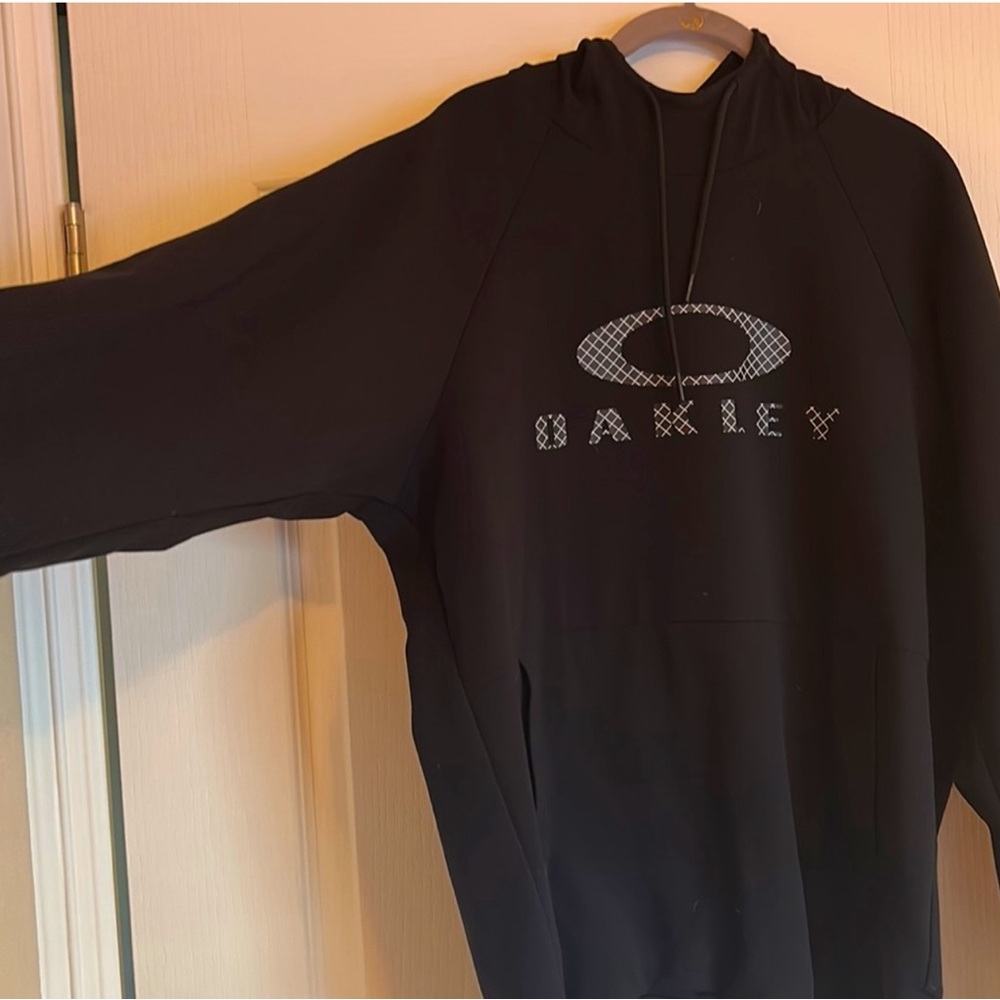 Oakley Hydrolix XL black hoodie, unisex excellent cond, thumb holes, dual pocket
